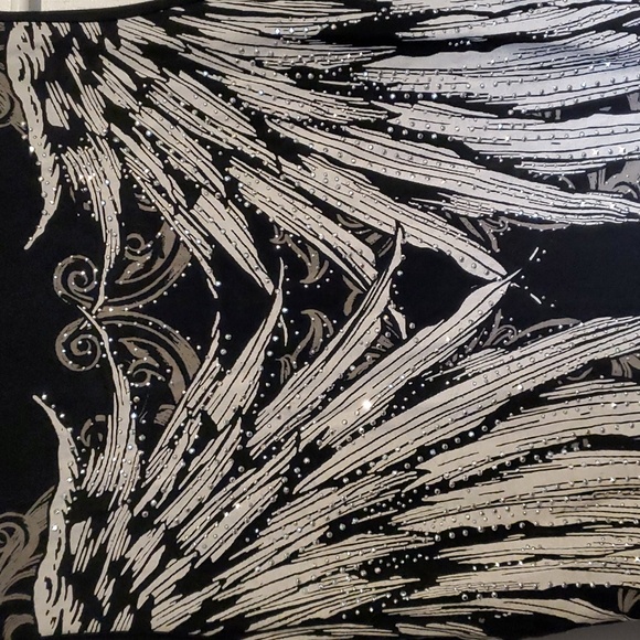 Los Angeles women's M black tank top woth front & back wings and V-neck - Picture 6 of 6